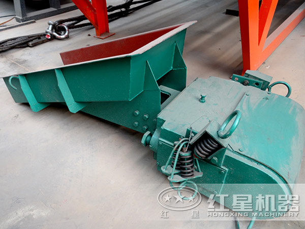 紅星電磁振動給料機是如何把材料按照規(guī)定派送的？