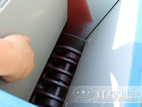 錘式破碎機(jī)局部細(xì)節(jié) 錘式破碎機(jī)局部細(xì)節(jié)