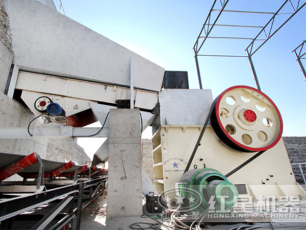 砂石骨料生產(chǎn)線鄂破工作現(xiàn)場 砂石骨料生產(chǎn)線鄂破工作現(xiàn)場