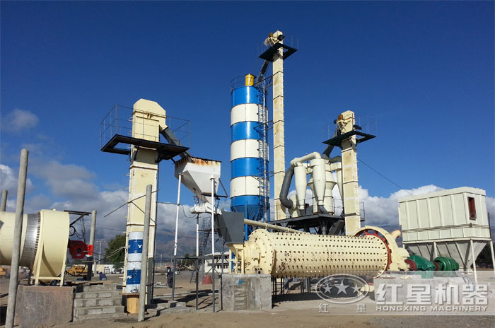 棒磨式制砂機(jī)現(xiàn)場 棒磨式制砂機(jī)現(xiàn)場