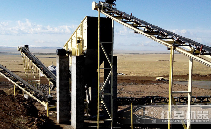 振動(dòng)篩沙機(jī)還是可移動(dòng)的好，流動(dòng)作業(yè)隨時(shí)轉(zhuǎn)場(chǎng)
