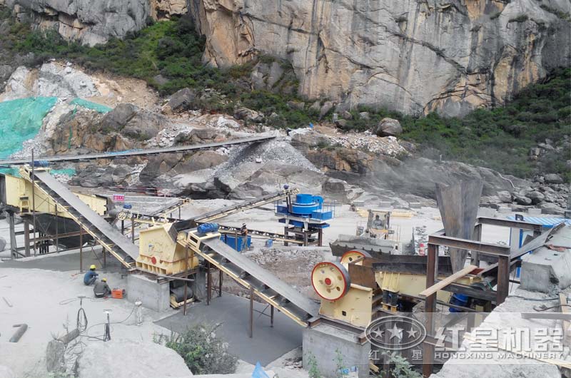 河卵石加工現(xiàn)場 河卵石加工現(xiàn)場