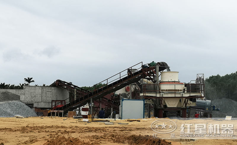 大型制砂機工作現(xiàn)場 大型制砂機工作現(xiàn)場