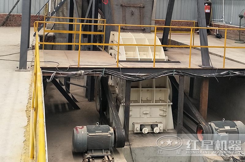 錘式制砂設(shè)備處理濕物料加工現(xiàn)場 錘式制砂設(shè)備處理濕物料加工現(xiàn)場