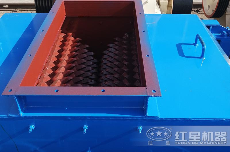 狼牙對輥制砂機輥輪實拍 狼牙對輥制砂機輥輪實拍