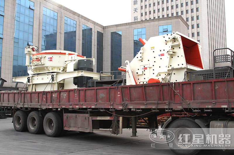 礦山碎石機發(fā)貨現場 礦山碎石機發(fā)貨現場