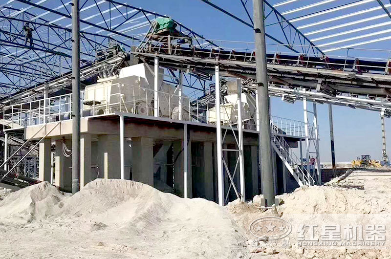 打石機(jī)生產(chǎn)現(xiàn)場實拍 打石機(jī)生產(chǎn)現(xiàn)場實拍