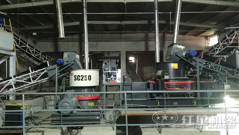 鵝卵石制成沙子用對輥制沙機(jī)還是沖擊制砂機(jī)，哪個好用