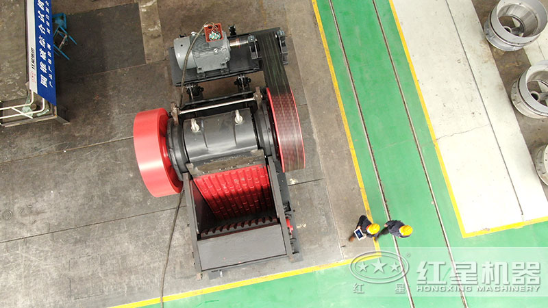 粗料破碎機(jī)一臺(tái)多少錢(qián)，每小時(shí)產(chǎn)量多少?lài)?，有沒(méi)有現(xiàn)場(chǎng)視頻