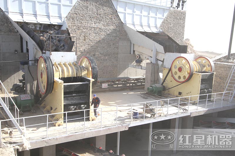 912顎式破石機產(chǎn)量是多少？一臺價格多少錢？